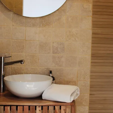 מלון Logis L'ayguelade 3*