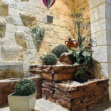 Logis L'ayguelade 酒店 Bielle