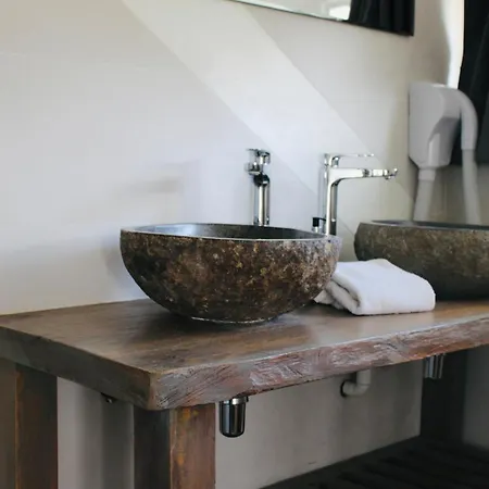 Logis L'ayguelade מלון