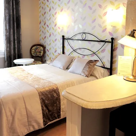 Logis L'ayguelade מלון