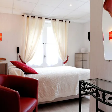 Logis L'ayguelade فندق Bielle