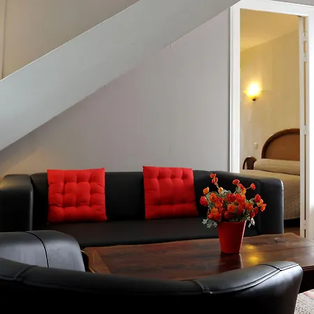 Logis L'ayguelade מלון