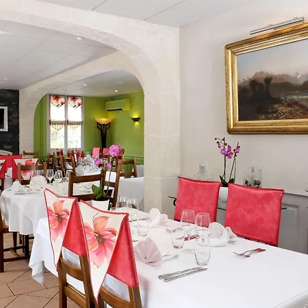 Logis L'ayguelade 酒店 3*