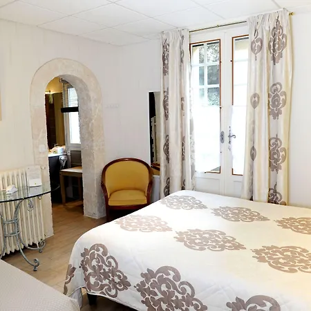 Logis Hotel L'Ayguelade Hotel 3*
