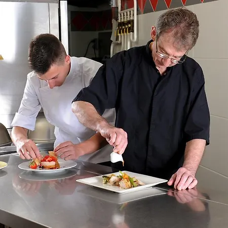 מלון Logis L'ayguelade Bielle