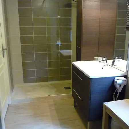 מלון Logis L'ayguelade Bielle