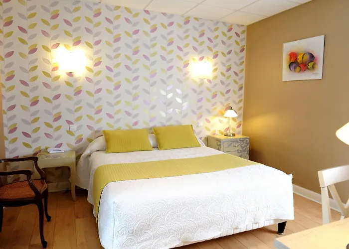 Logis Hotel L'Ayguelade Bielle