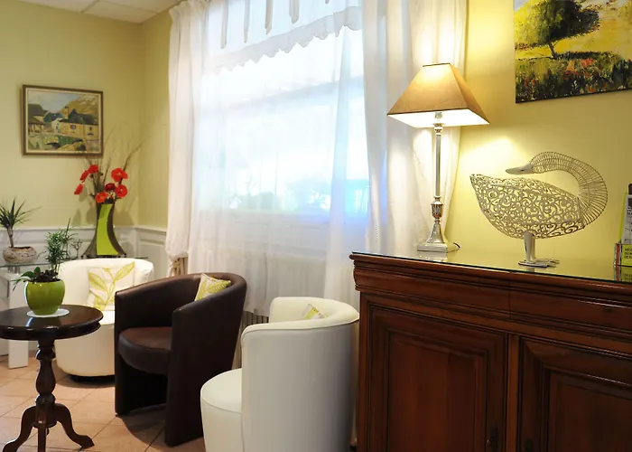 Logis Hotel L'Ayguelade 3* Bielle