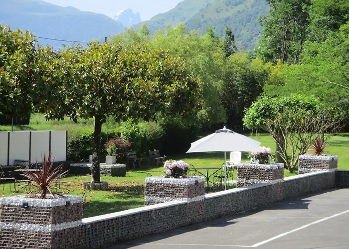 Logis Hotel L'Ayguelade Hotel Bielle