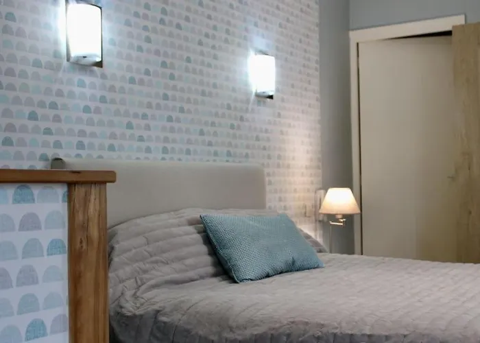 Hotel Logis Hotel L'Ayguelade Bielle