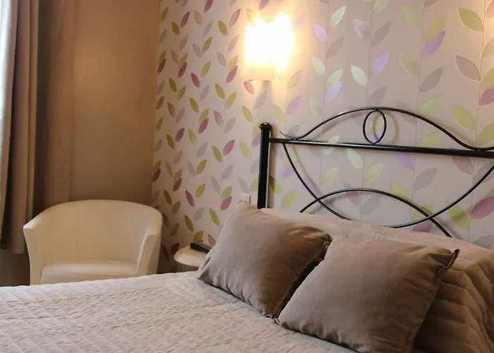 Logis Hotel L'Ayguelade Bielle